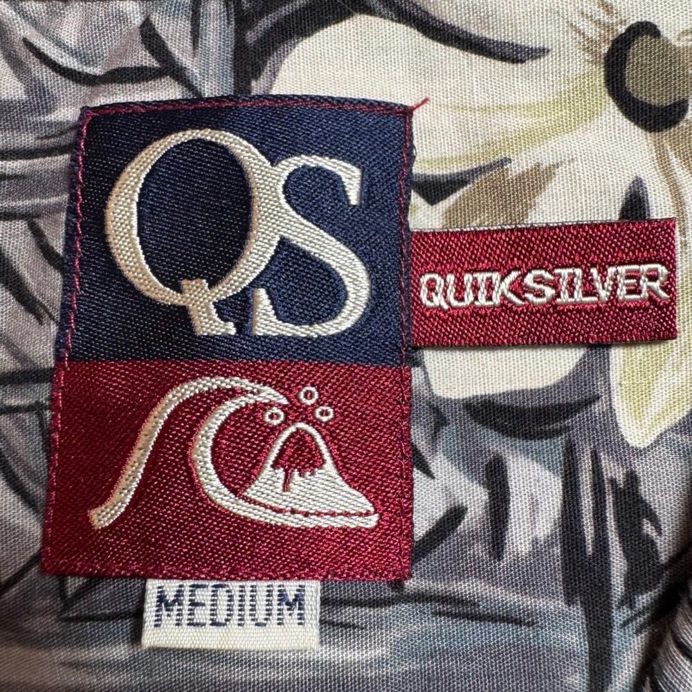 Vintage Quiksilver Loop Collar Shirt Mens M Tropical Monstera Floral Aloha Shirt - Picture 3 of 10